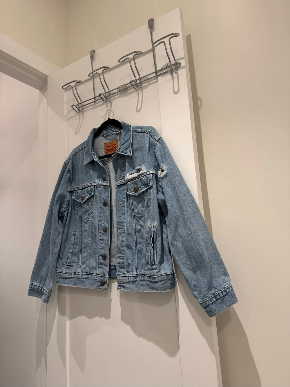 Levi’s Ex-Boyfriend Trucker Jacket Distressed Denim Large Light Wash